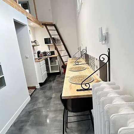 Elegant*epoxy*design&decor アパート ドンフロン